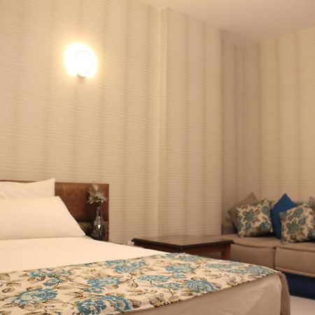 Camelot Hotel Jounieh Exteriör bild
