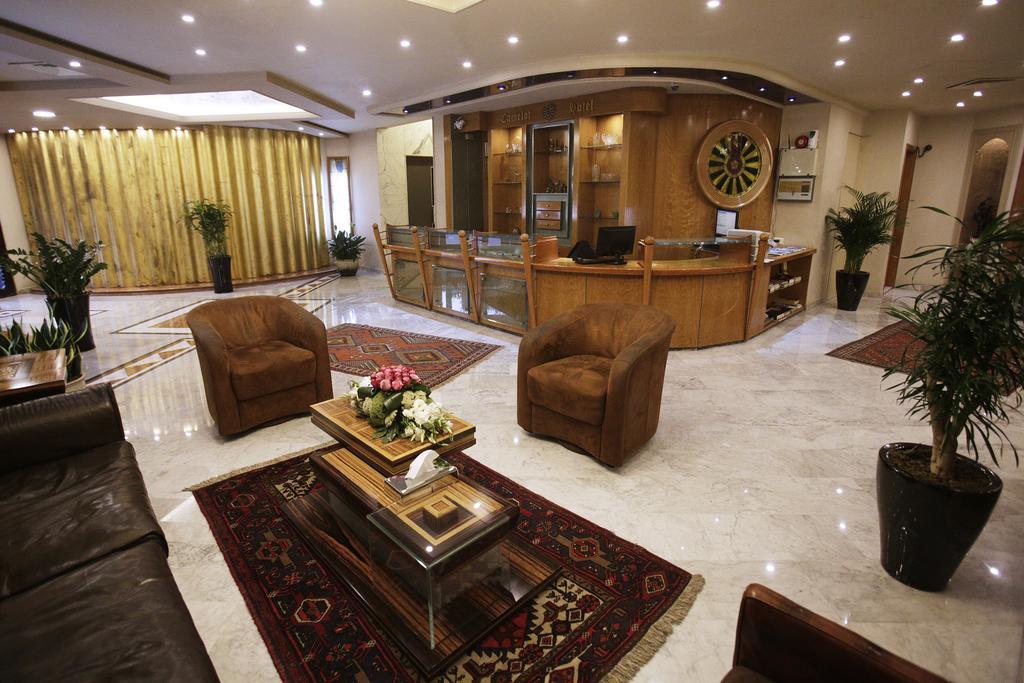 Camelot Hotel Jounieh Exteriör bild