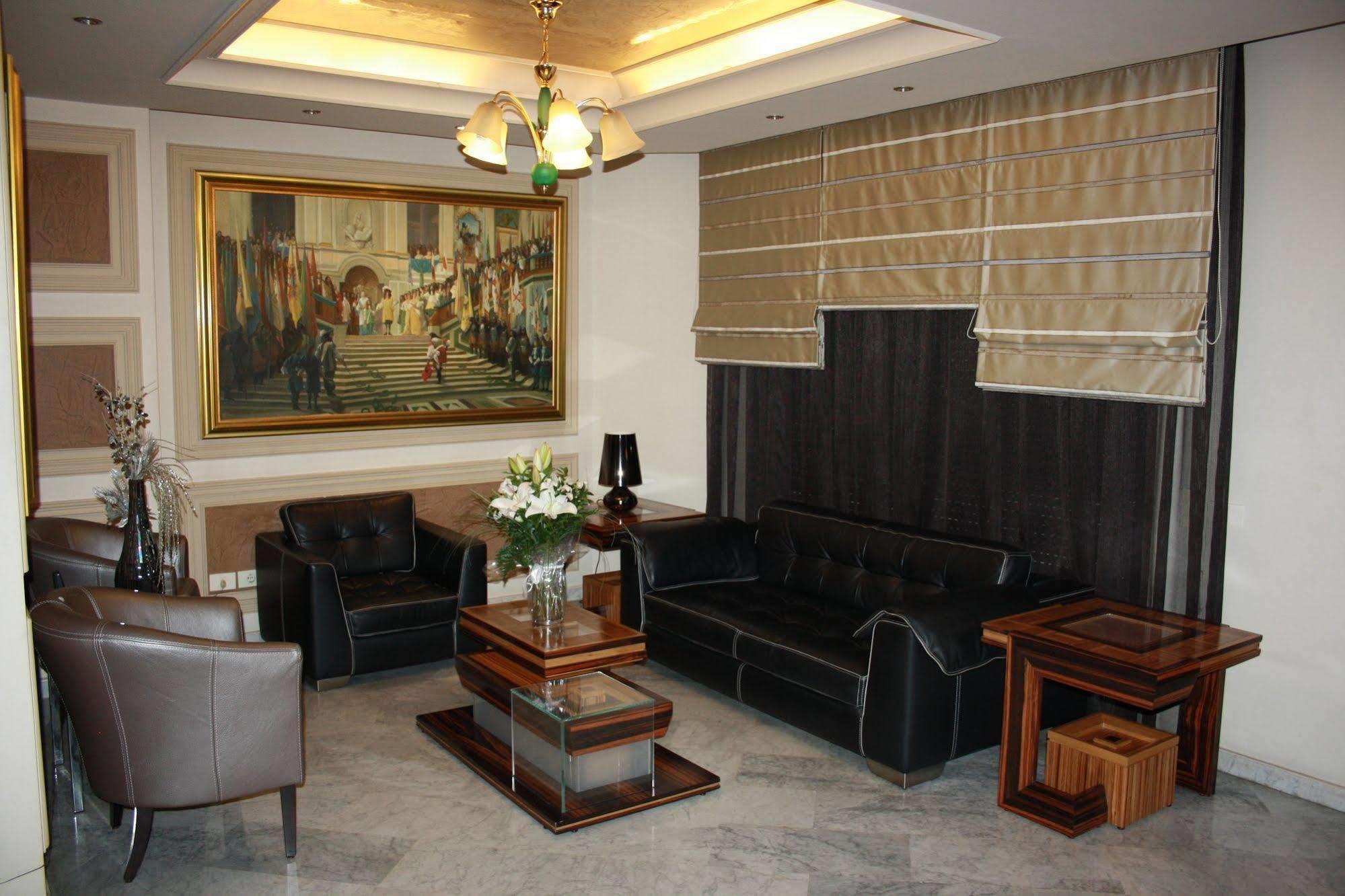 Camelot Hotel Jounieh Exteriör bild
