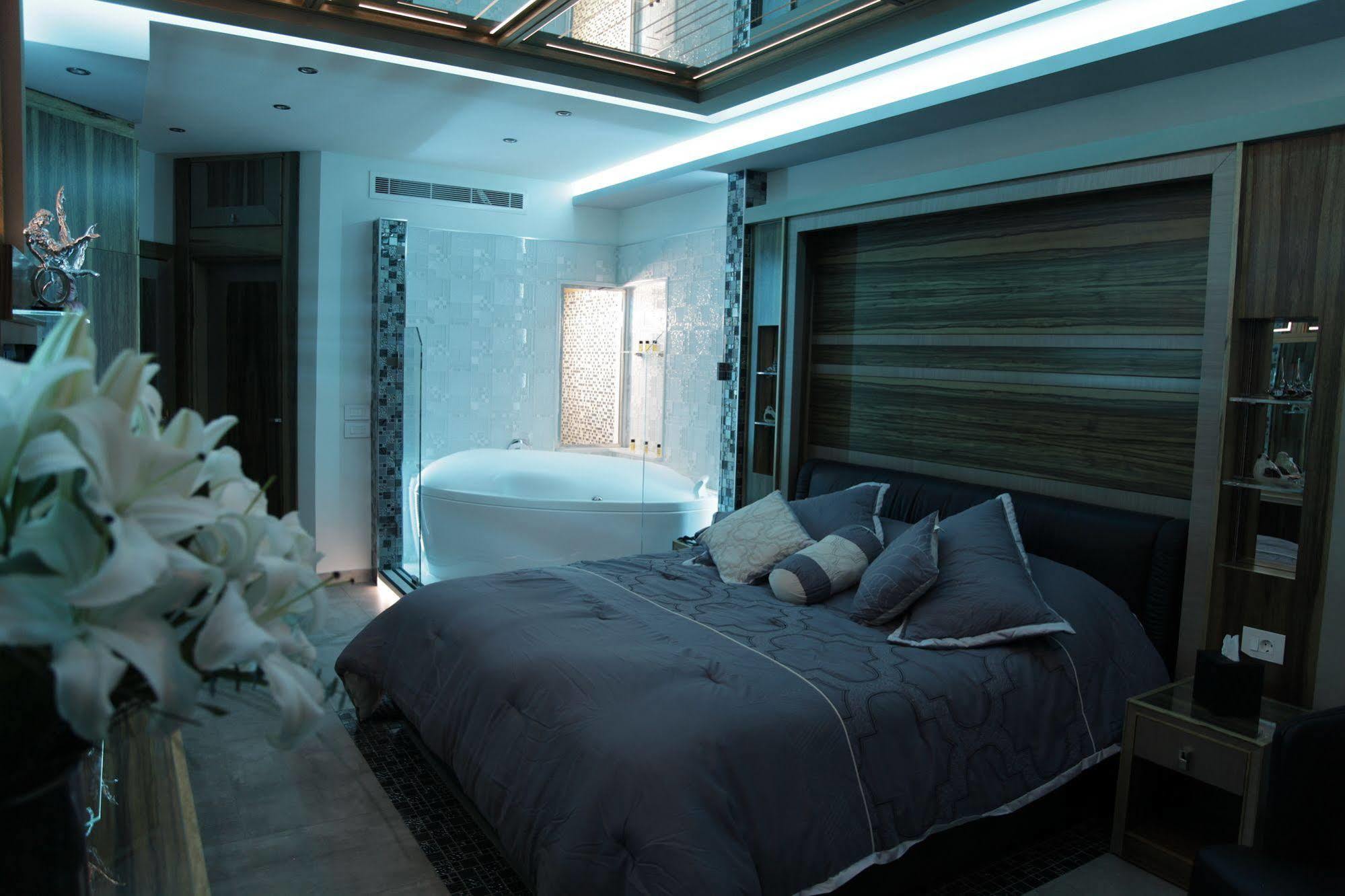 Camelot Hotel Jounieh Exteriör bild