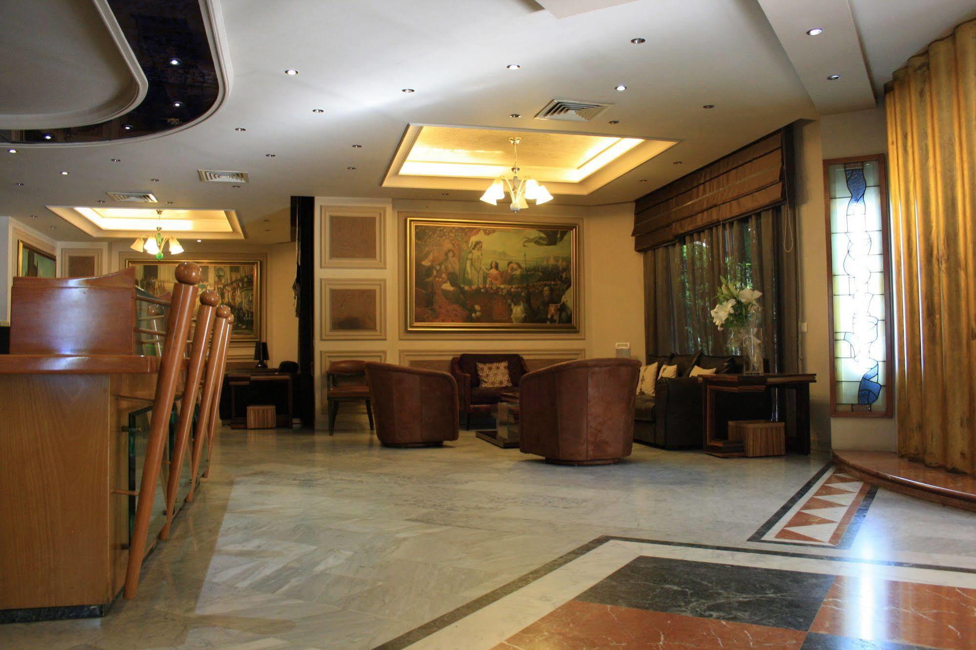 Camelot Hotel Jounieh Exteriör bild